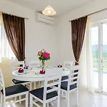 Villa M - By Guide *