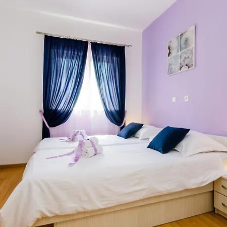 Villa M - By Guide *